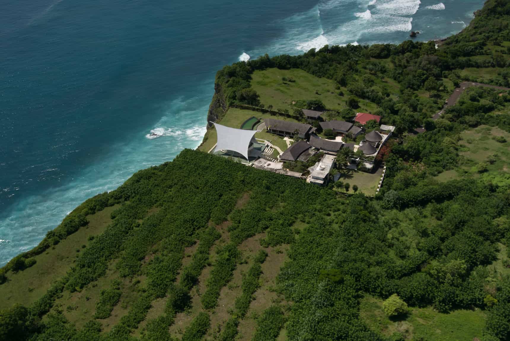 Hotel and villa properties, beaches, ocean, and Uluwatu Bali views