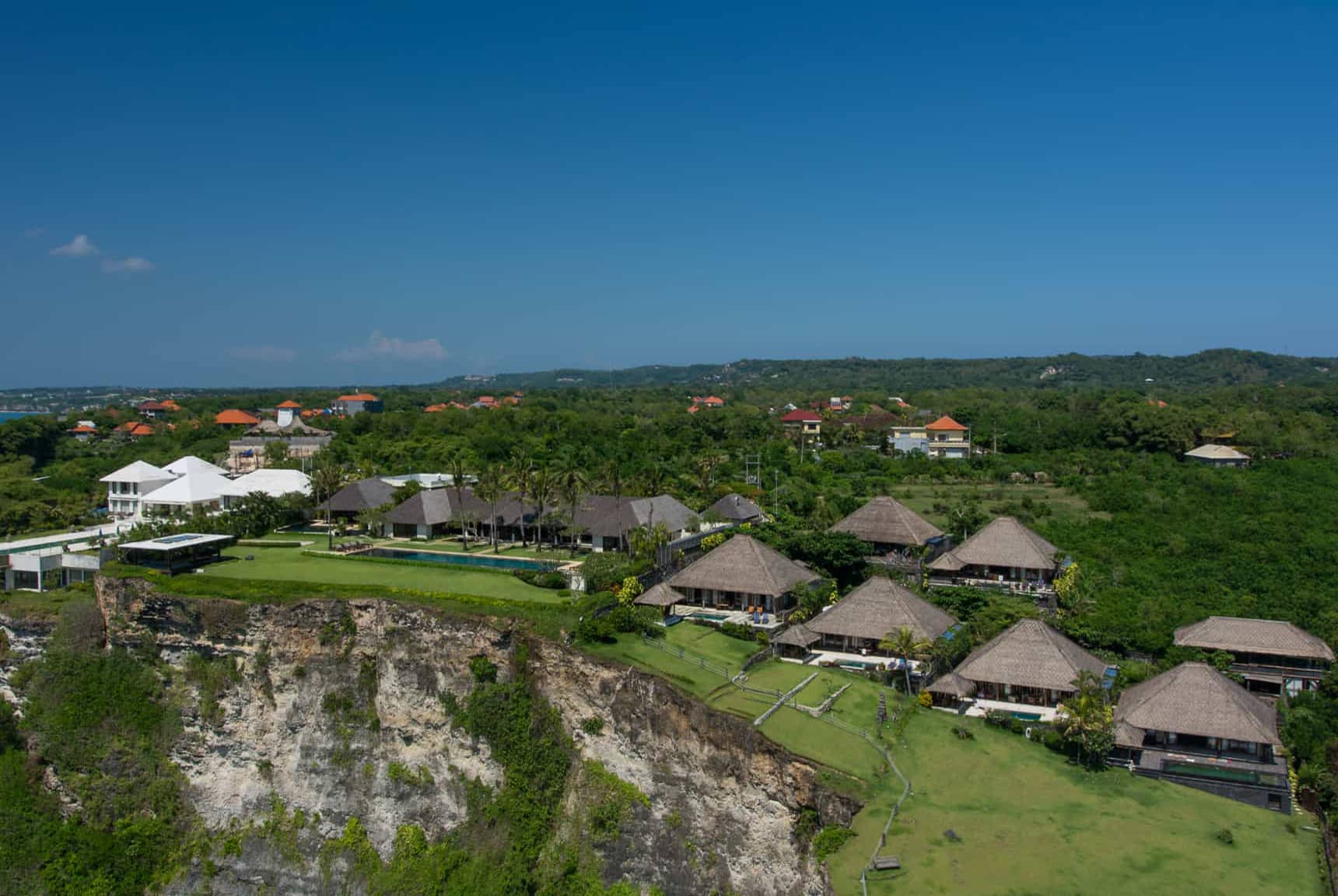 Hotel and villa properties, beaches, ocean, and Uluwatu Bali views