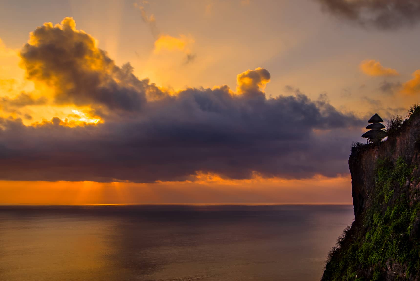 Professional photos of sunsets in Bali Indonesia - Uluwatu Temple