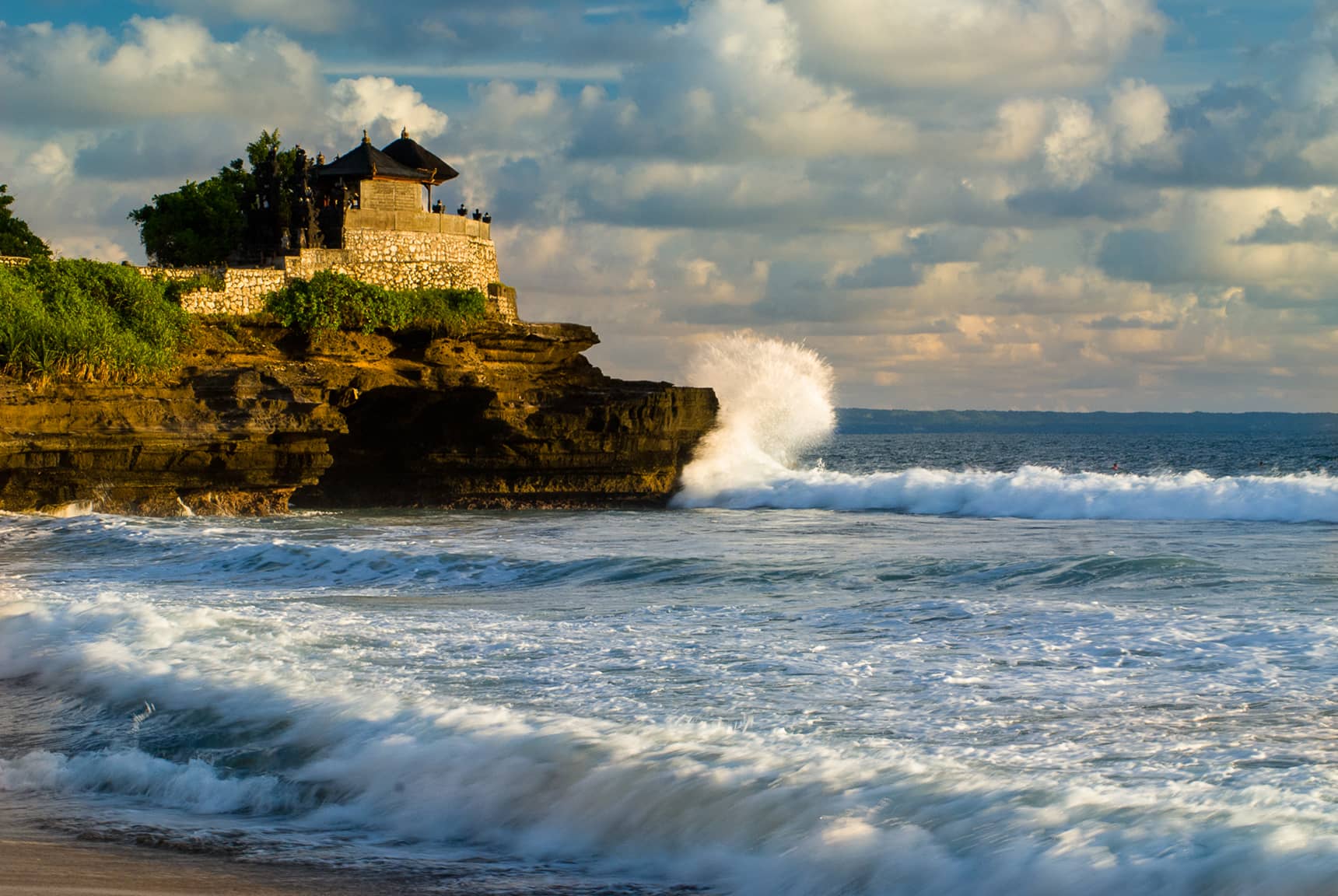 Professional photos of Hindu temples in Bali - one of the Tanah Lot temples