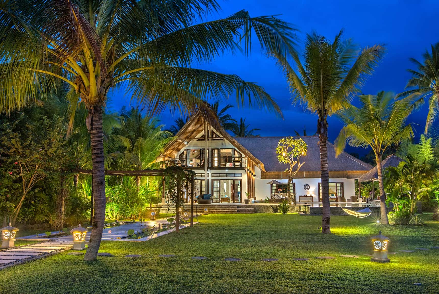 Villa Aparna - Seririt, Bali Indonesia (Bali villa photography by master photographer Rick Carmichael of LuxViz)