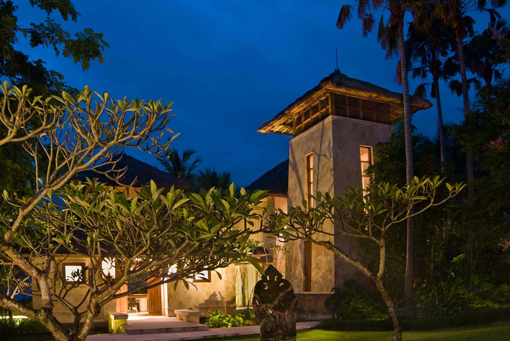 Villa Arika - Echo Beach, Bali Indonesia (Bali villa photography by master photographer Rick Carmichael of LuxViz)