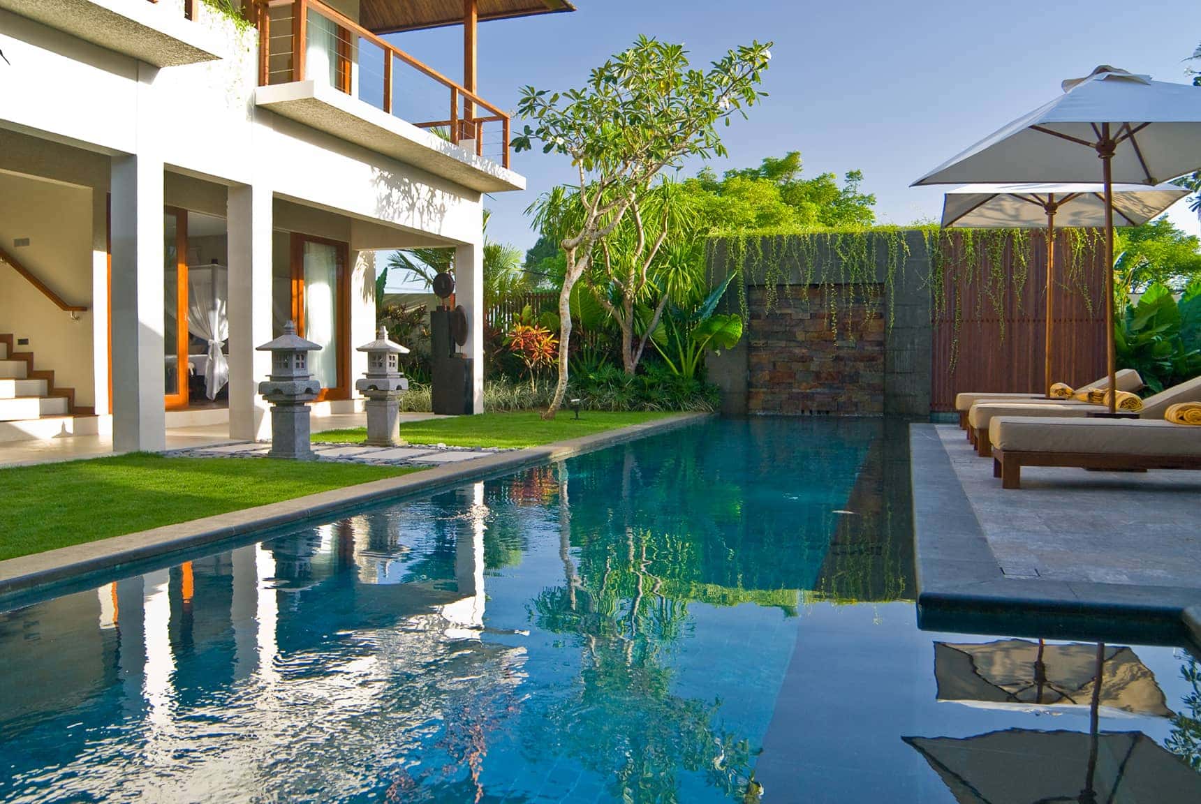 Villa Batu Belig - Seminyak, Bali Indonesia (Bali villa photography by master photographer Rick Carmichael of LuxViz)