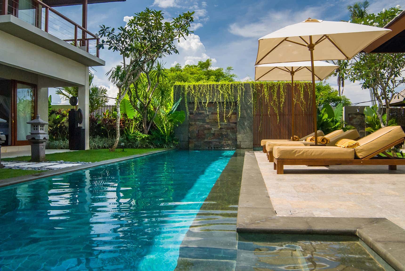 Villa Batu Belig - Seminyak, Bali Indonesia (Bali villa photography by master photographer Rick Carmichael of LuxViz)