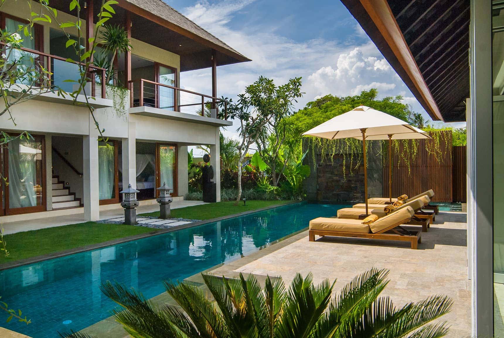 Villa Batu Belig - Seminyak, Bali Indonesia (Bali villa photography by master photographer Rick Carmichael of LuxViz)