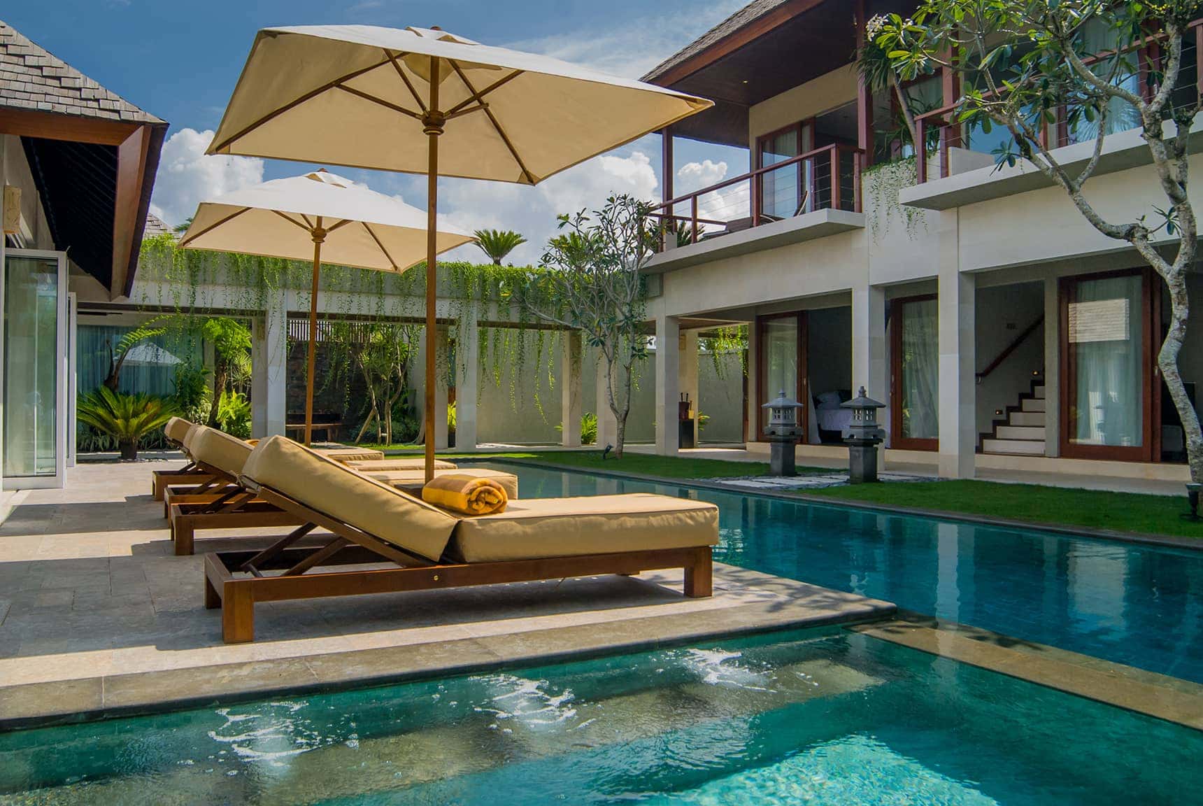 Villa Batu Belig - Seminyak, Bali Indonesia (Bali villa photography by master photographer Rick Carmichael of LuxViz)