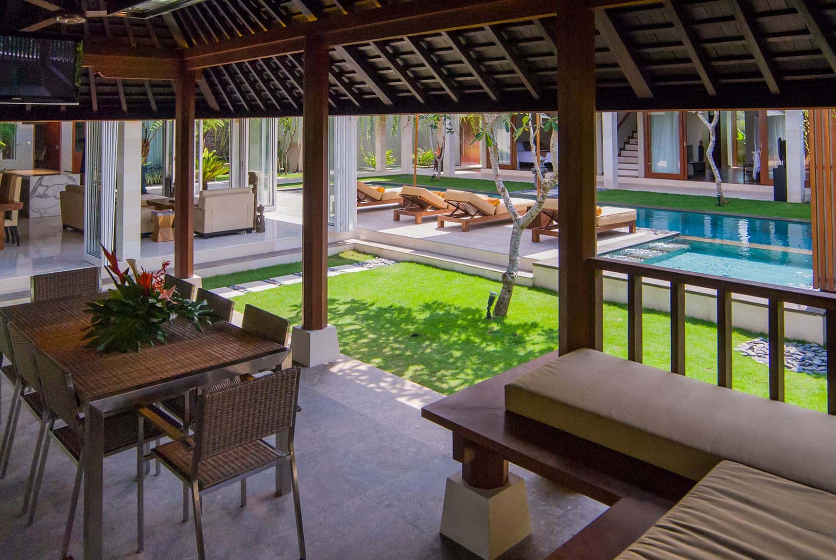 Villa Batu Belig - Seminyak, Bali Indonesia (Bali villa photography by master photographer Rick Carmichael of LuxViz)