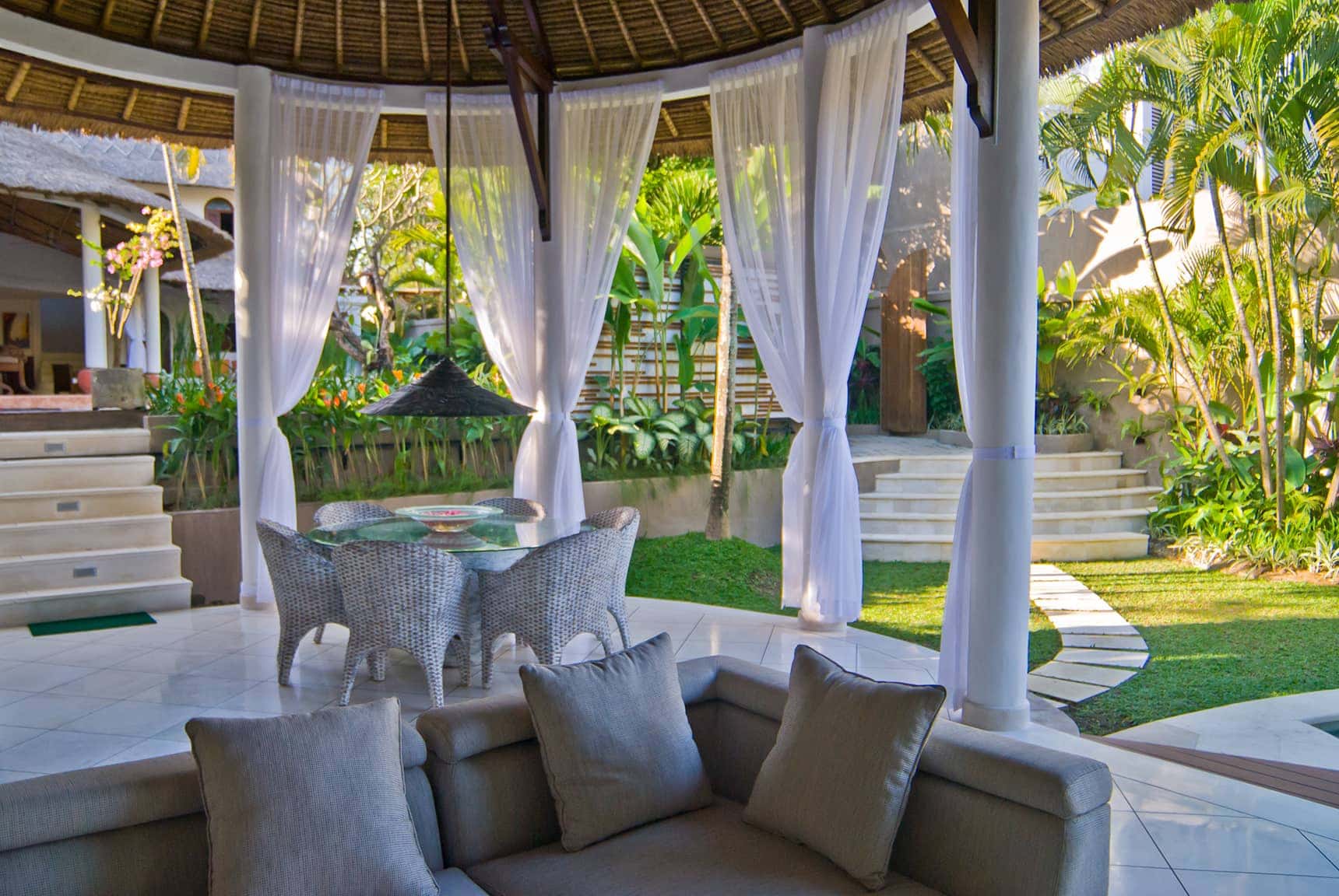 Esha Villas - Seminyak, Bali Indonesia (Bali villa photography by master photographer Rick Carmichael of LuxViz)