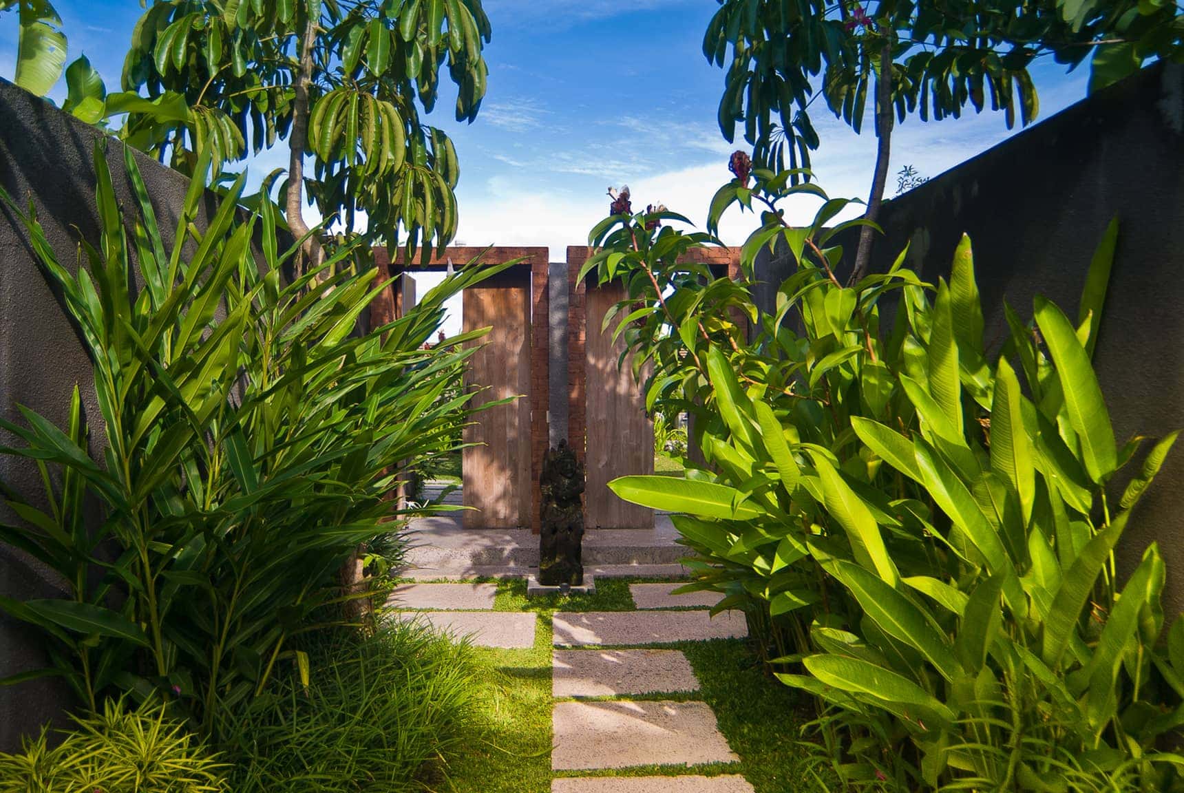 Komea Villas - Umalas, Bali Indonesia (Bali villa photography by master photographer Rick Carmichael of LuxViz)