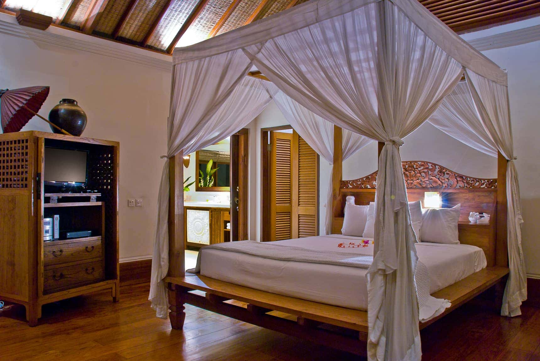 Villa Pangi Gita - Pererenan, Bali Indonesia (Bali villa photography by master photographer Rick Carmichael of LuxViz)