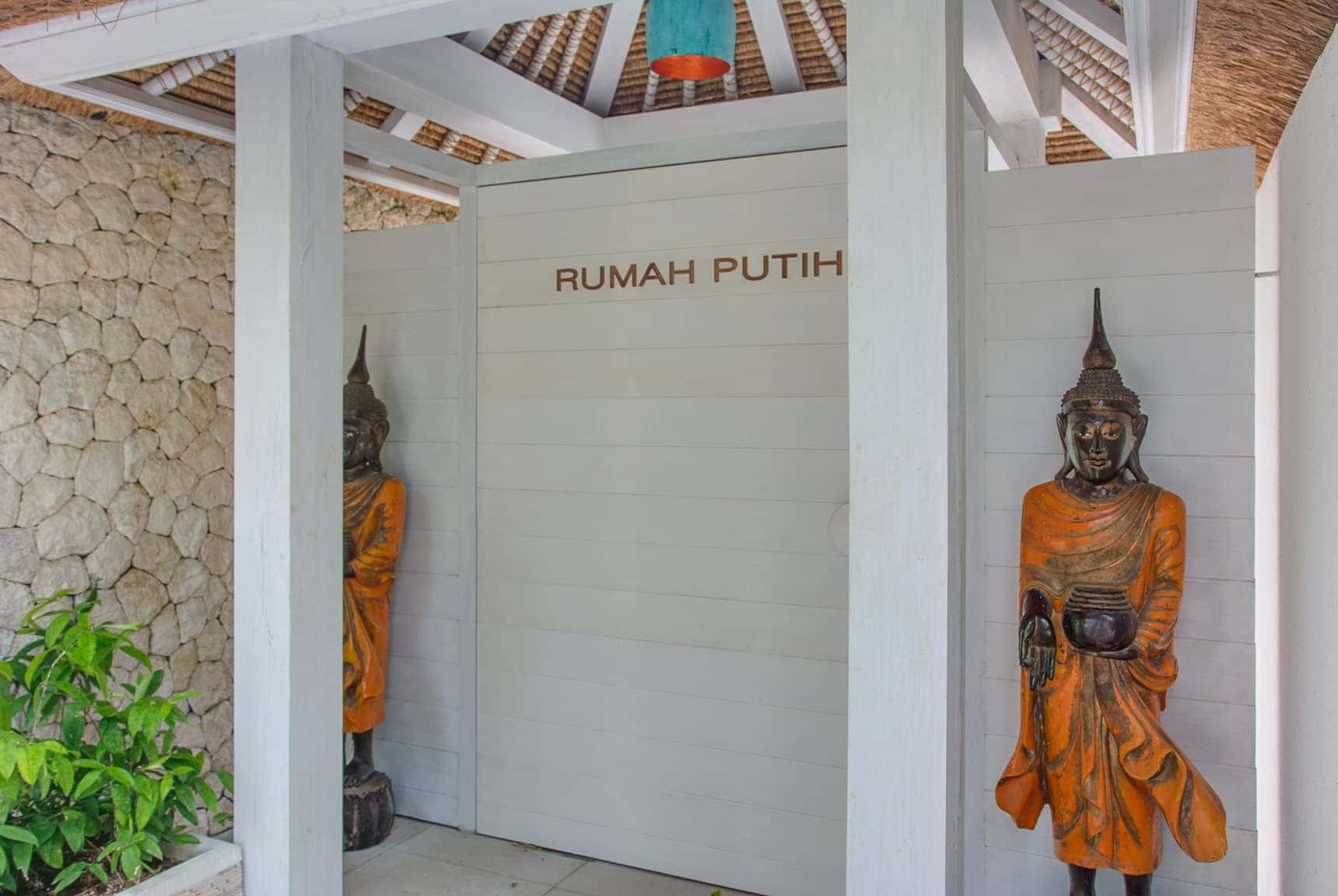 Rumah Putih - Nusa Lembongan, Bali Indonesia (Bali villa photography by master photographer Rick Carmichael of LuxViz)