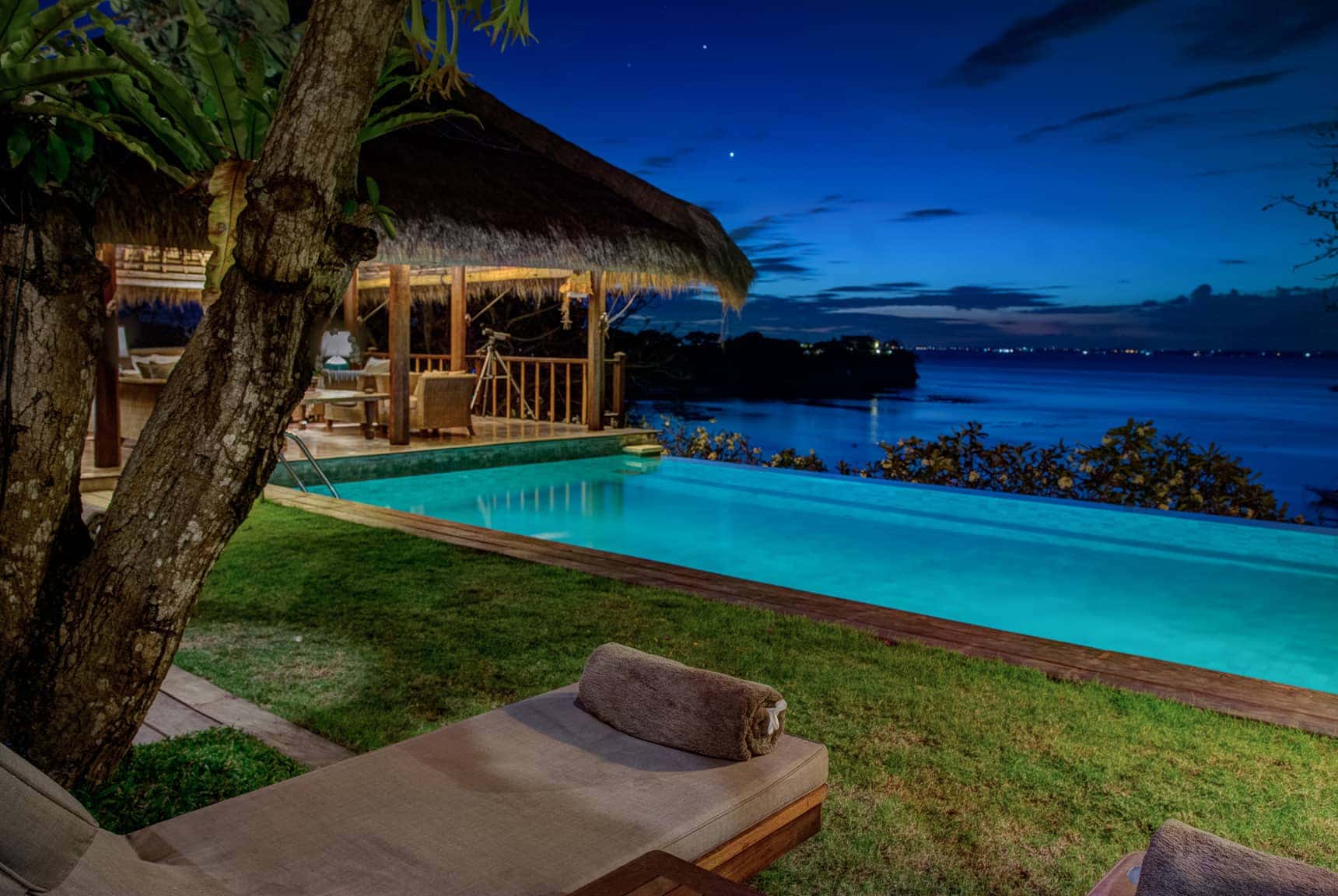 Villa Sayang - Nusa Lembongan, Bali Indonesia (Bali villa photography by master photographer Rick Carmichael of LuxViz)